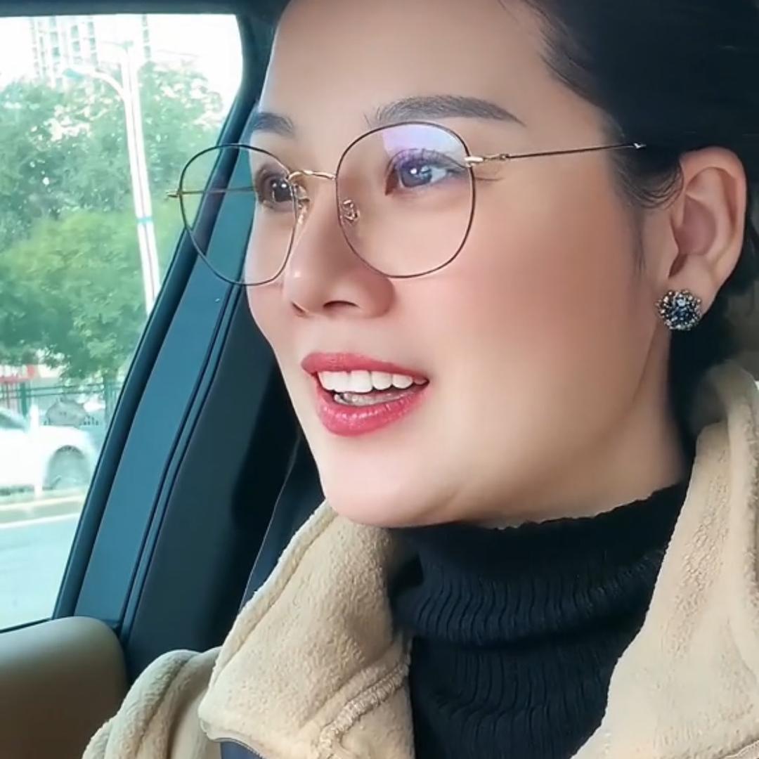 小芳姐姐(商品在橱窗)