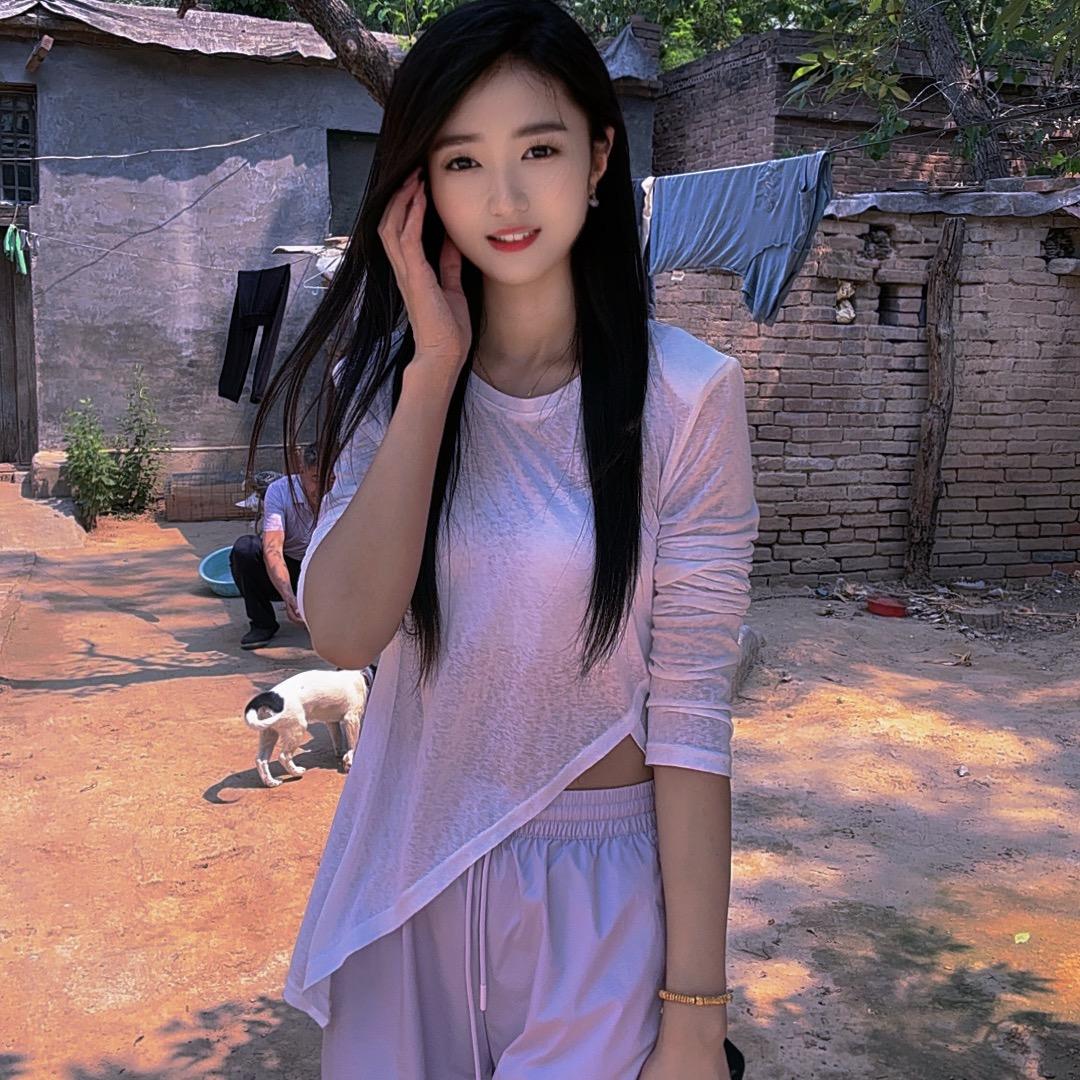 村里小芳