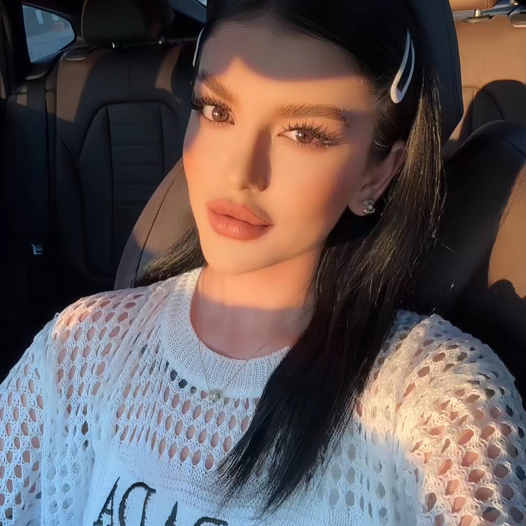 👑
