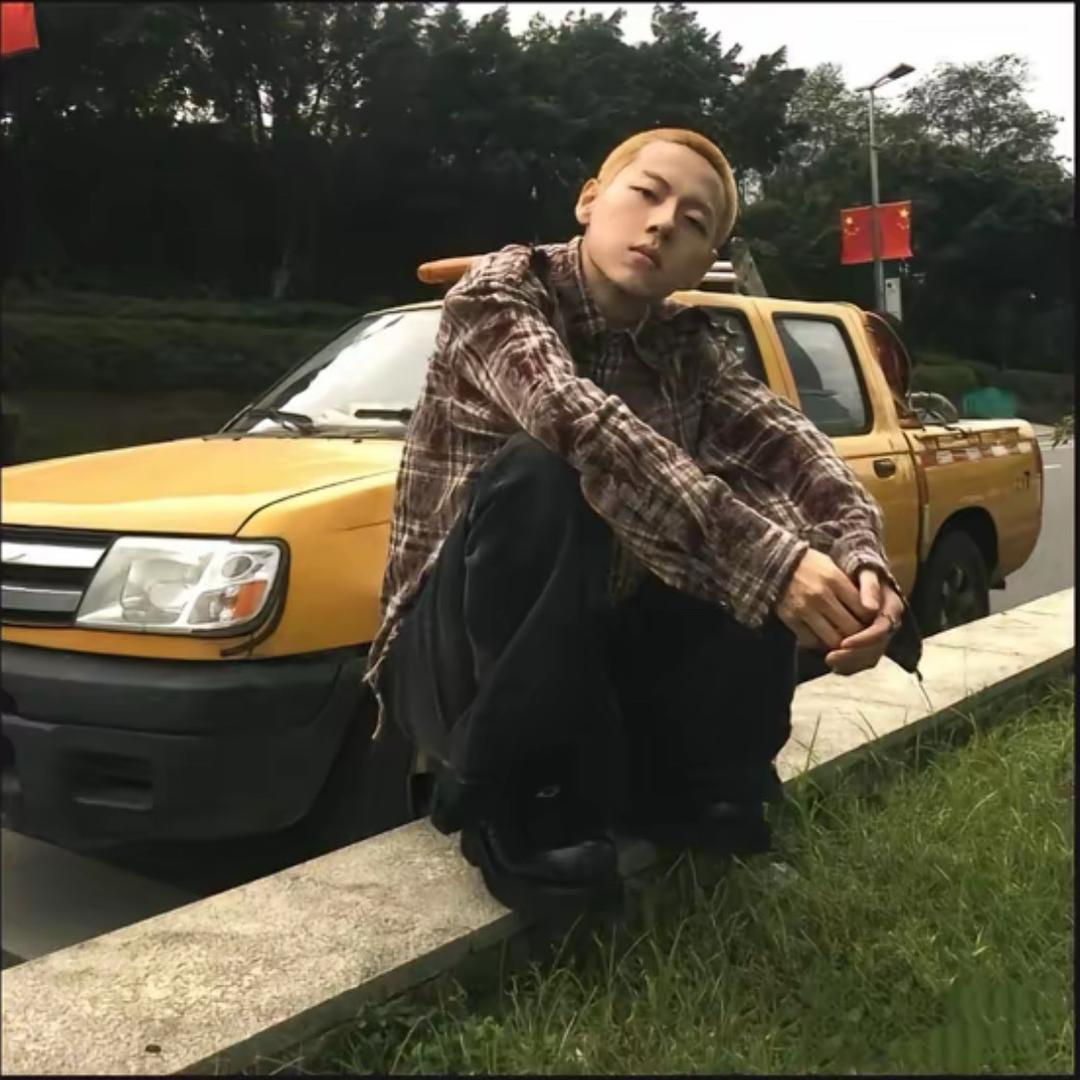 一拳打死坏女人