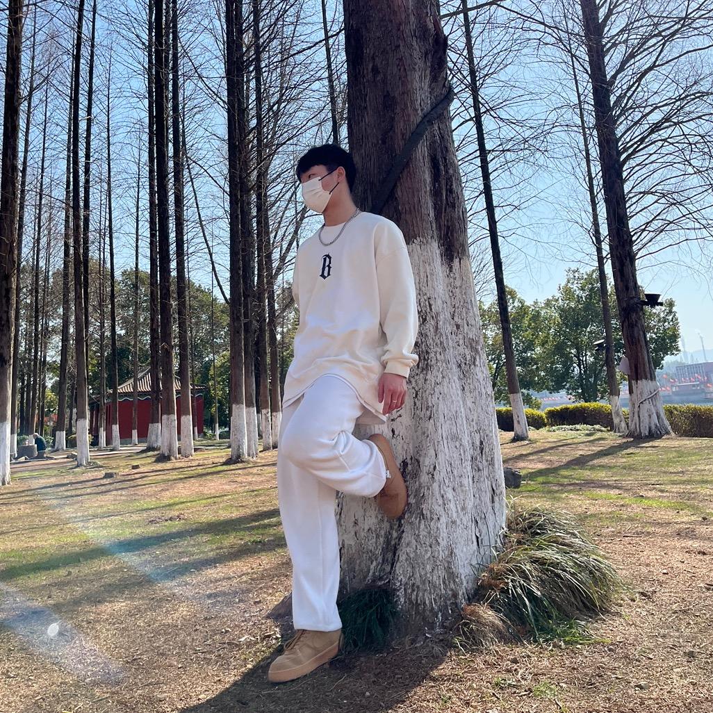 一个跳舞的🧏🏽‍♂️