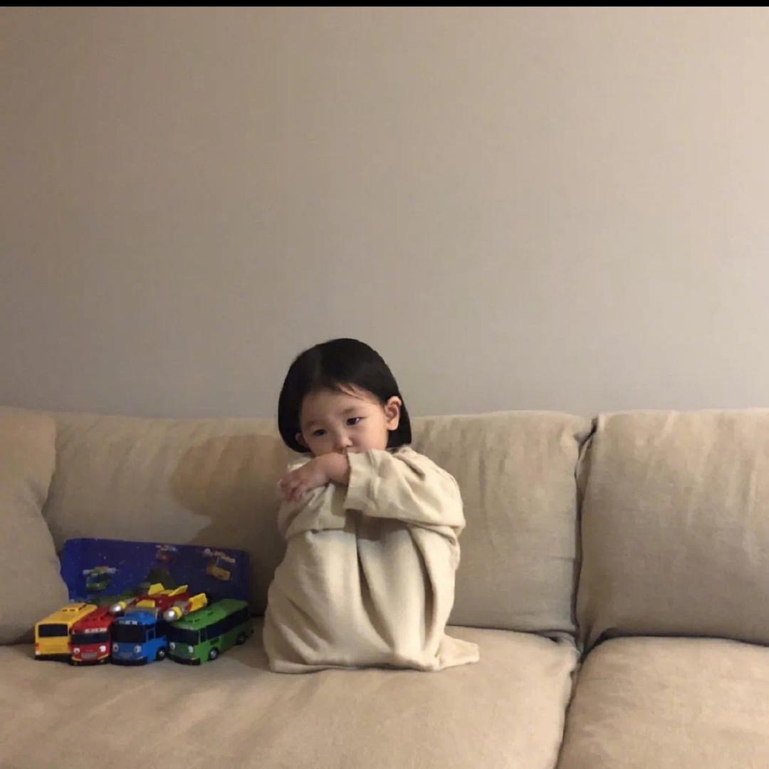 ＇给块糖就笑的孩纸ゞ