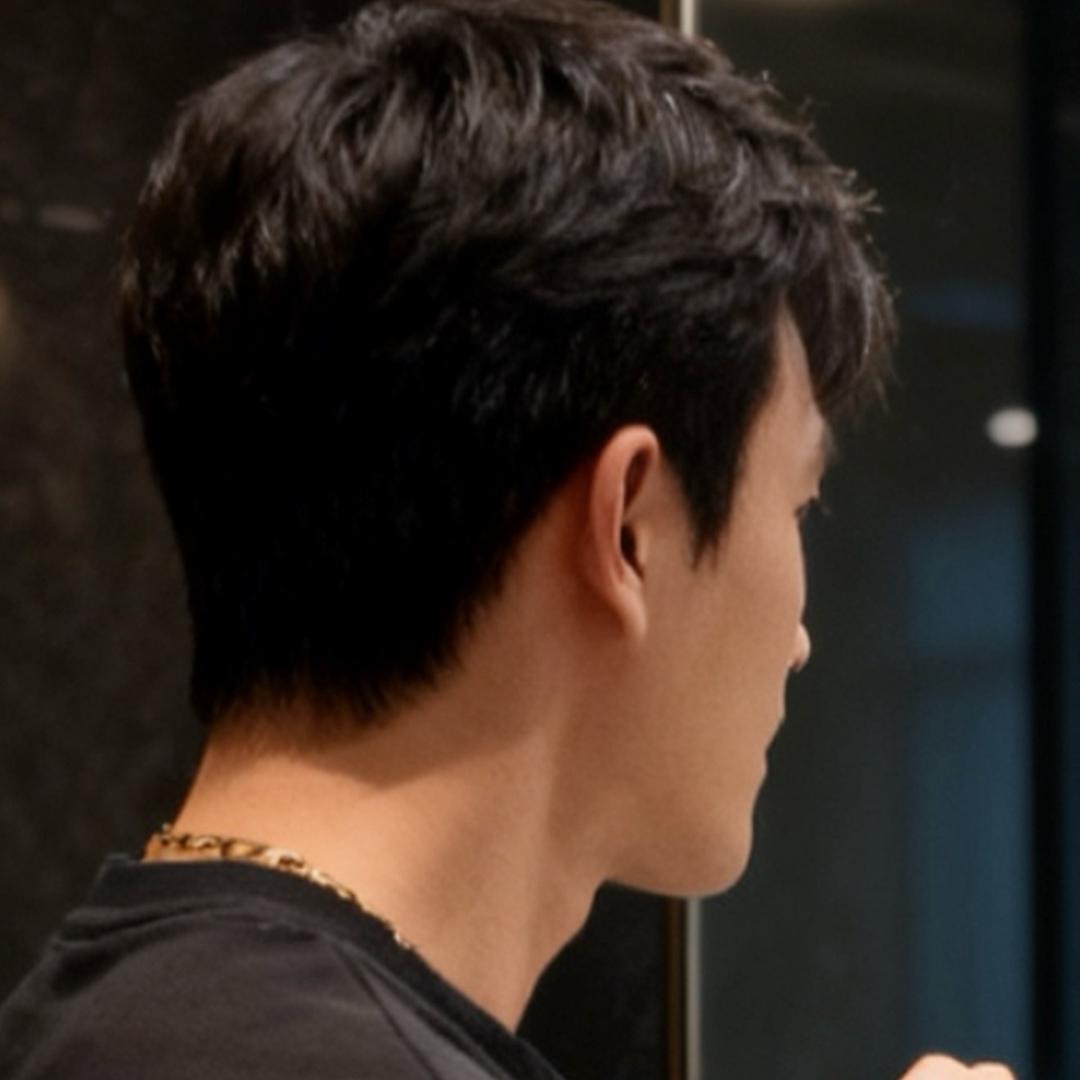 𣏾苇