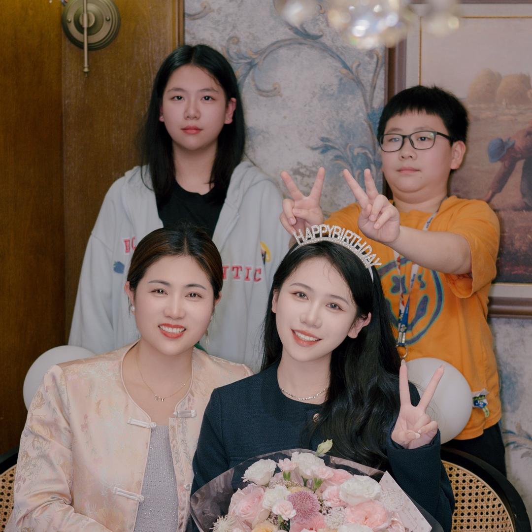 妃漫精品女装国贸228号