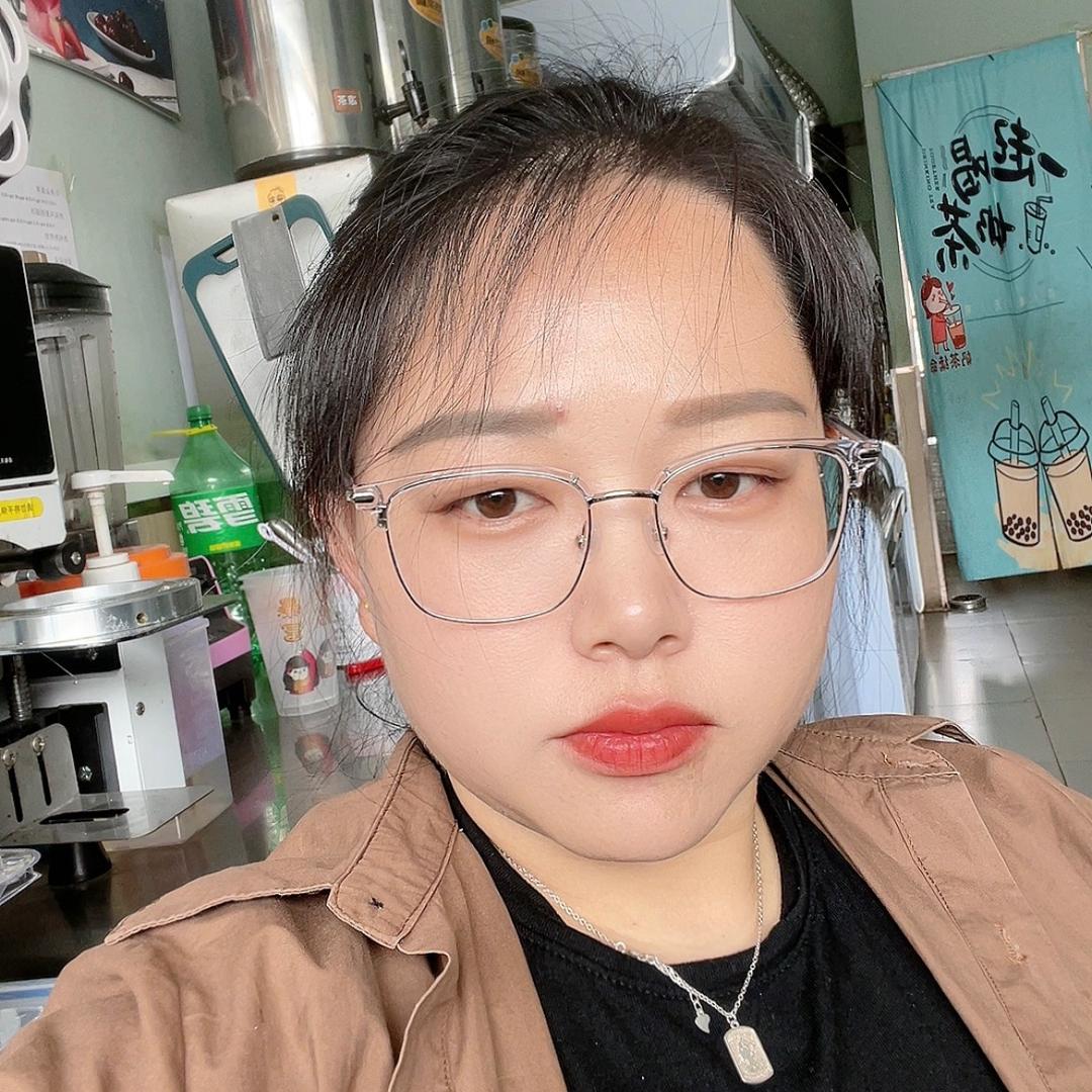 钟吴艳不姓钟