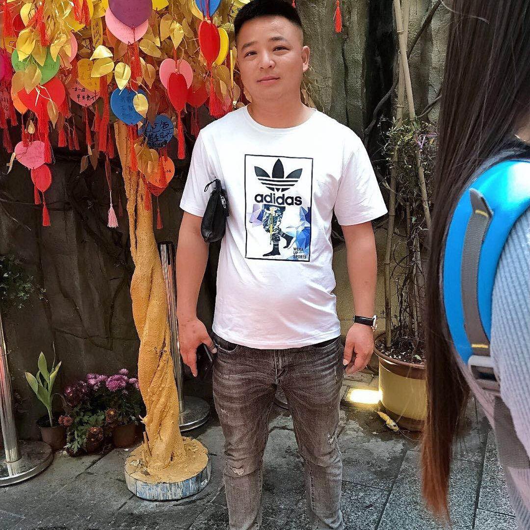 鸿磊汽车销售有限公司长年自产自销沱湖螃蟹