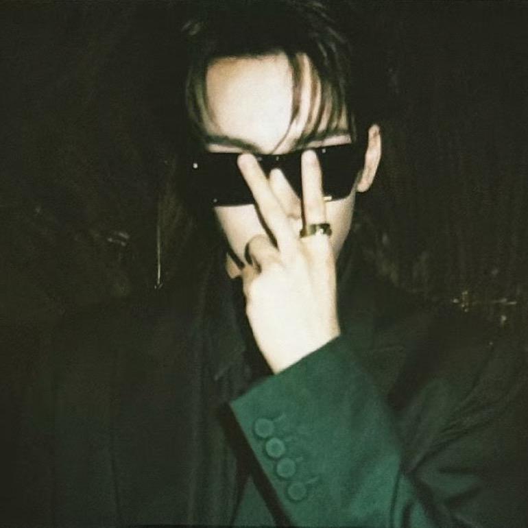 一。。