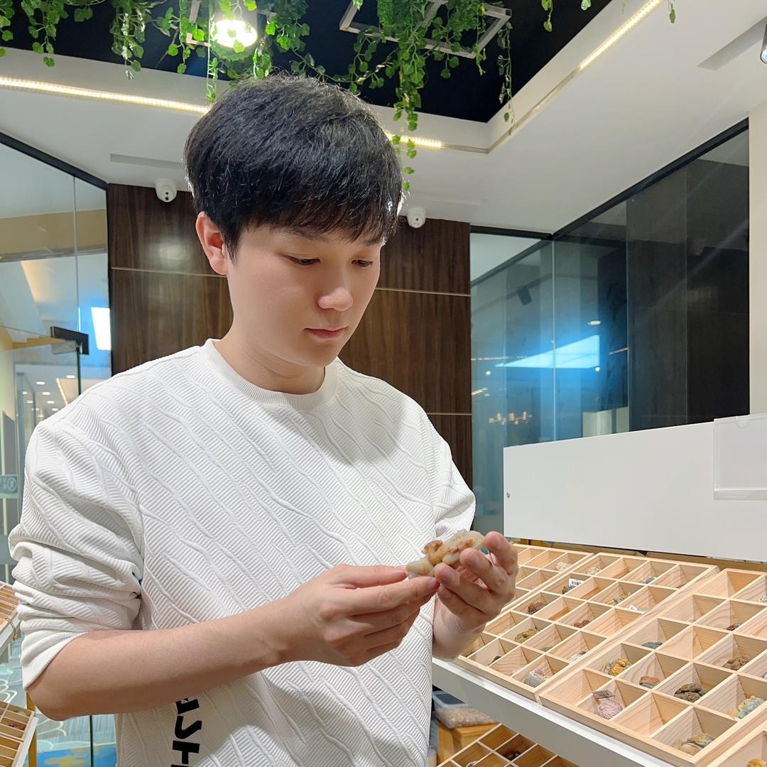 千载珠宝阿拉善彩玉玛瑙