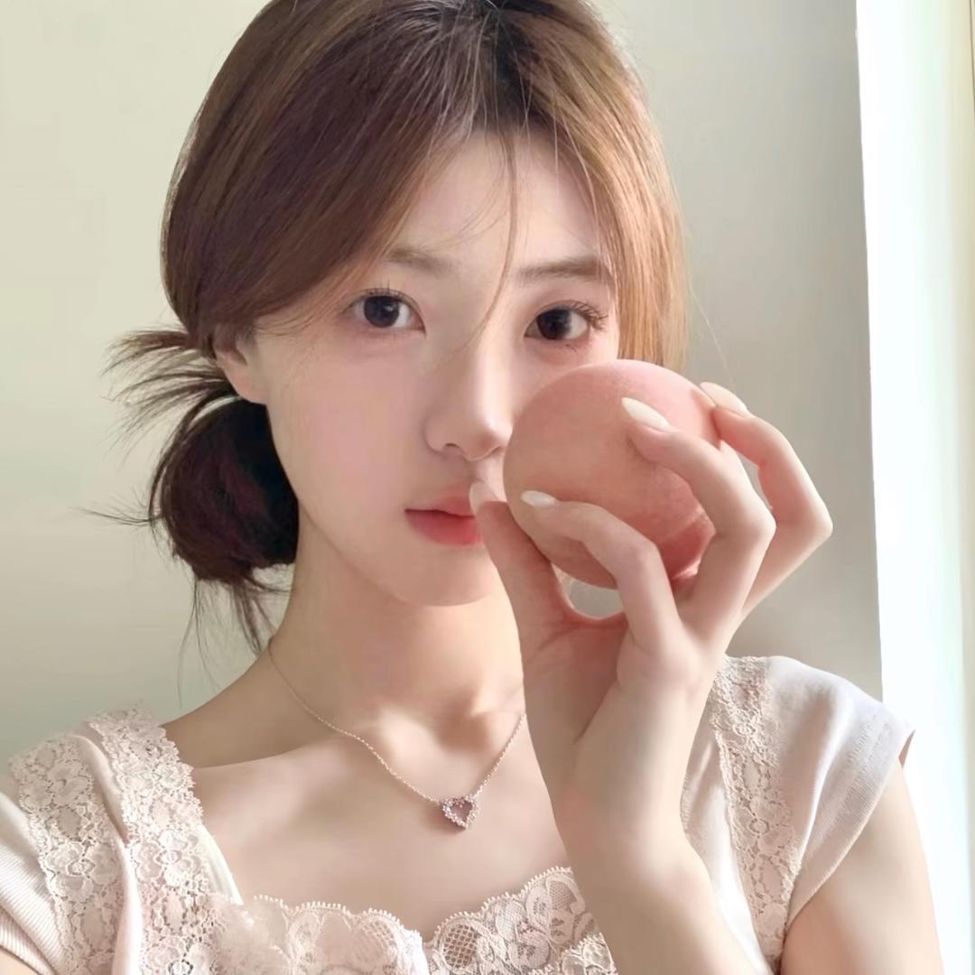 悦 悦.