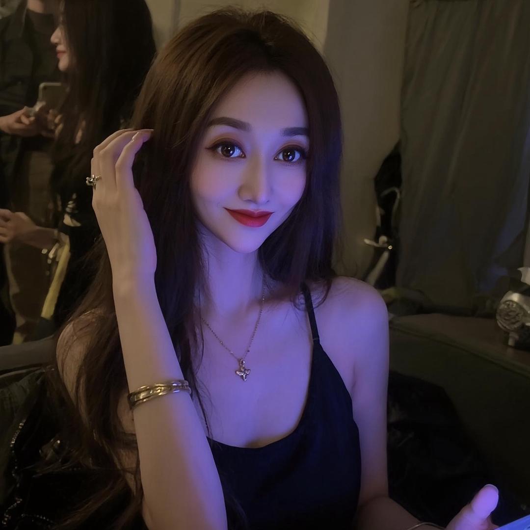 俞含VIP