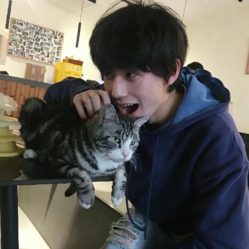 我只有一个欣.