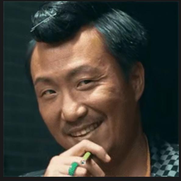 骑在琪琪身上打琪琪