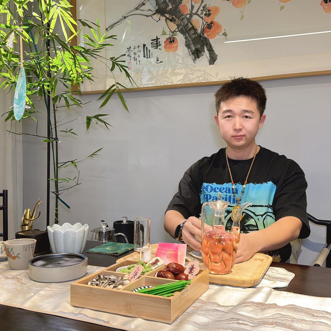 小灵通 探店达人