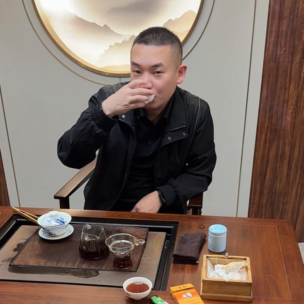摆渡哥