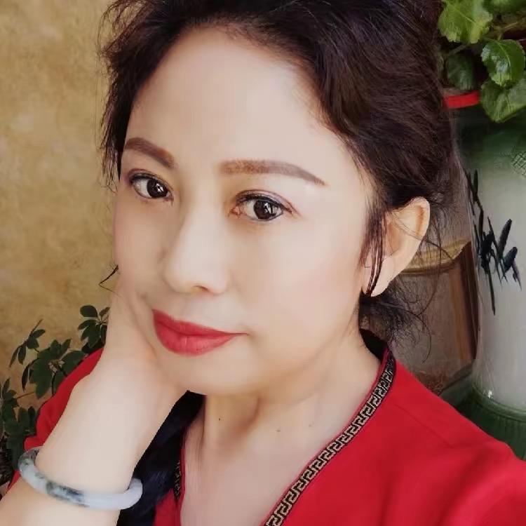 悦颜穿搭