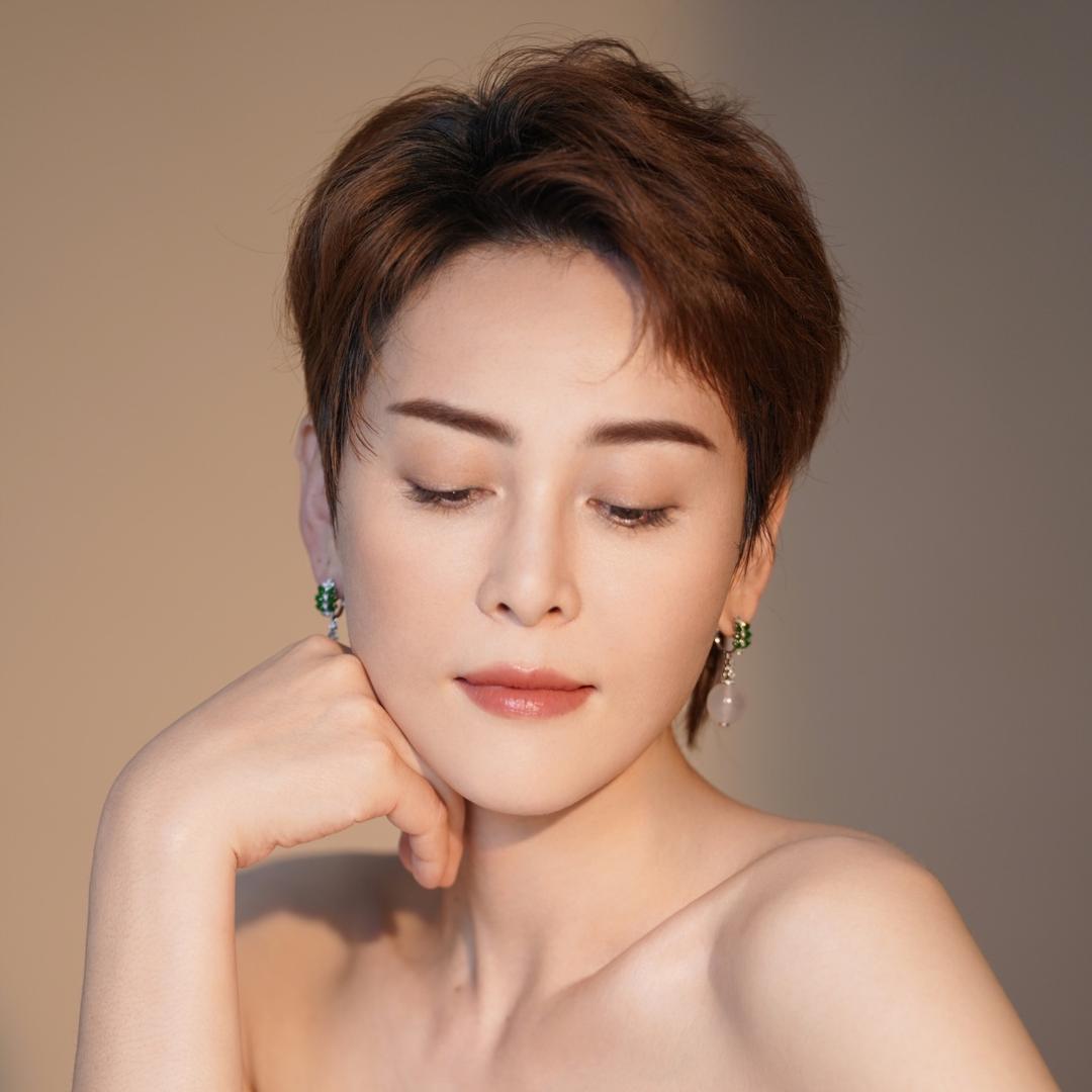 是明月呐💋