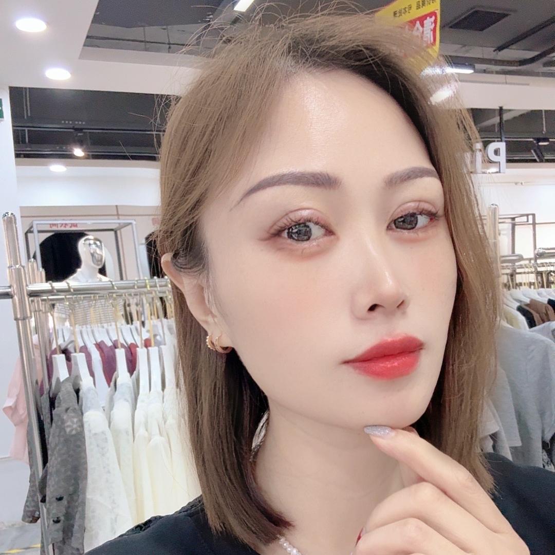 白杨衣品服饰