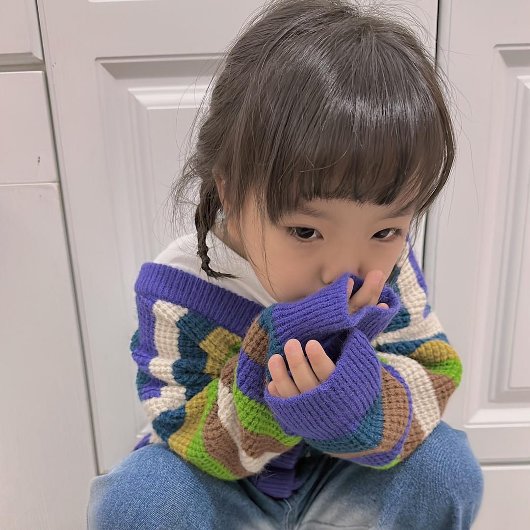 👧