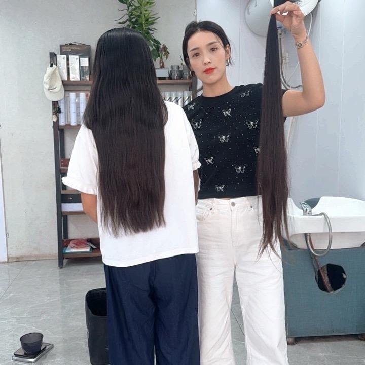收头发的宁宁