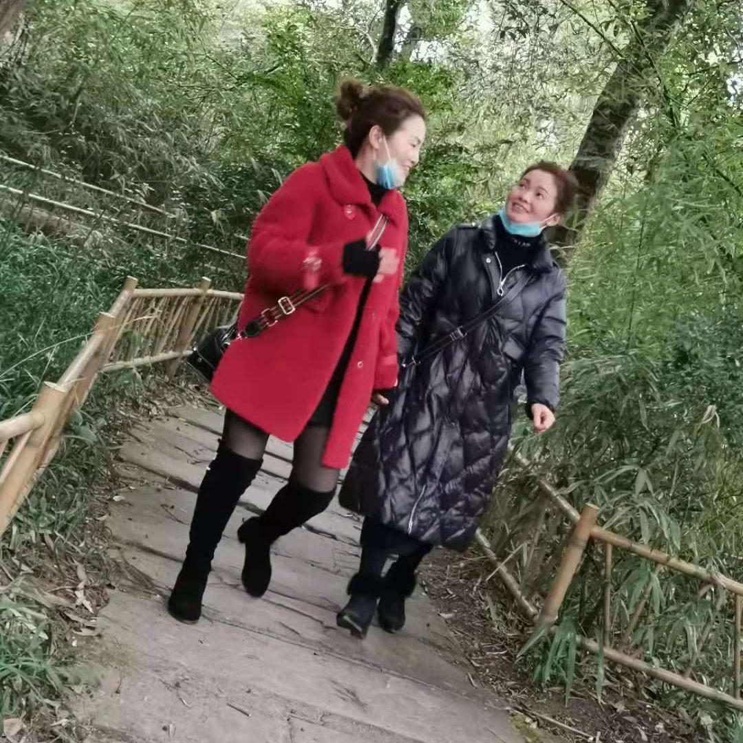 南部县佰丽惠品牌女装——杨三姐
