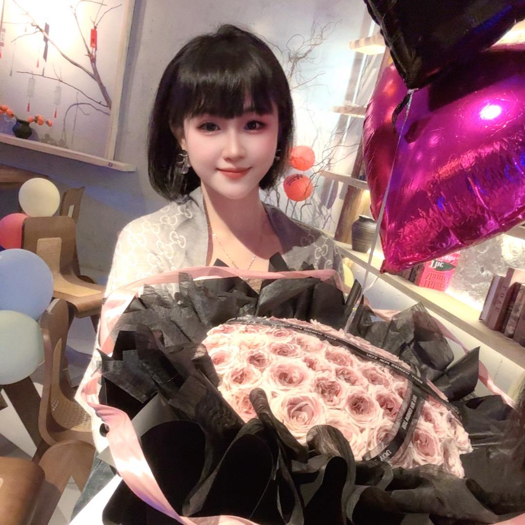 YESsuperstore品牌主理人媚媚