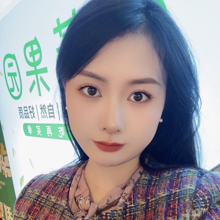 小雪爱吃水果