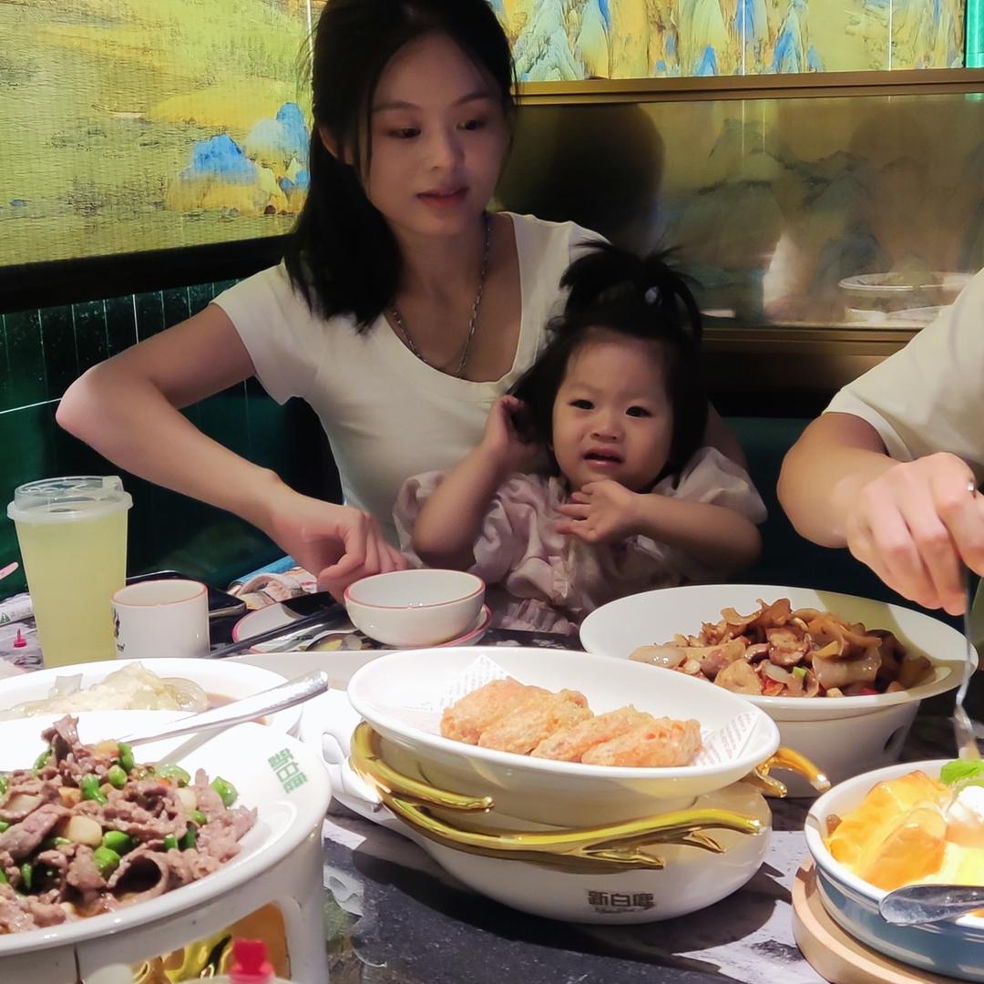 小铭童画美学馆