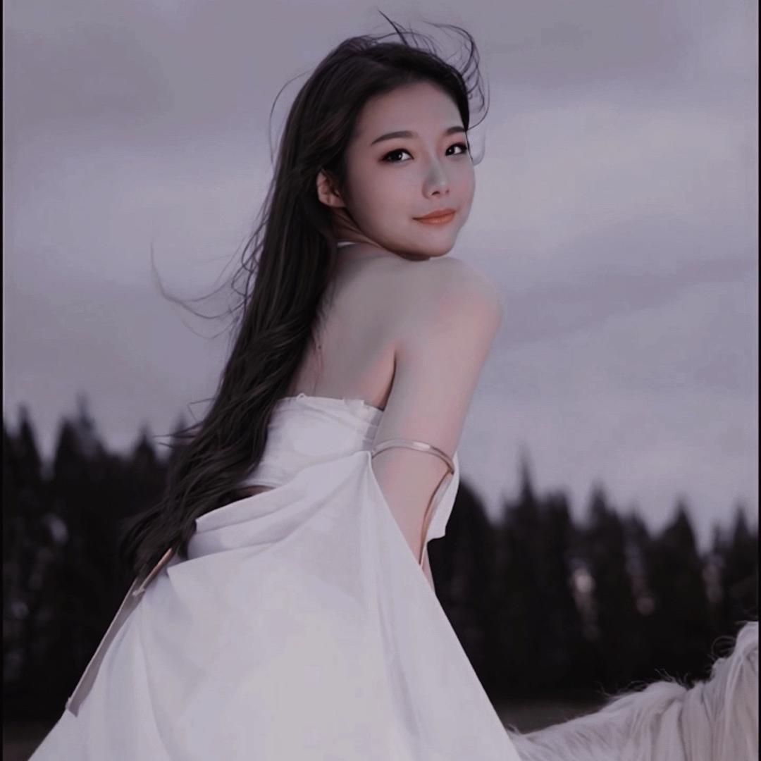 Angela要抱不要豹头像