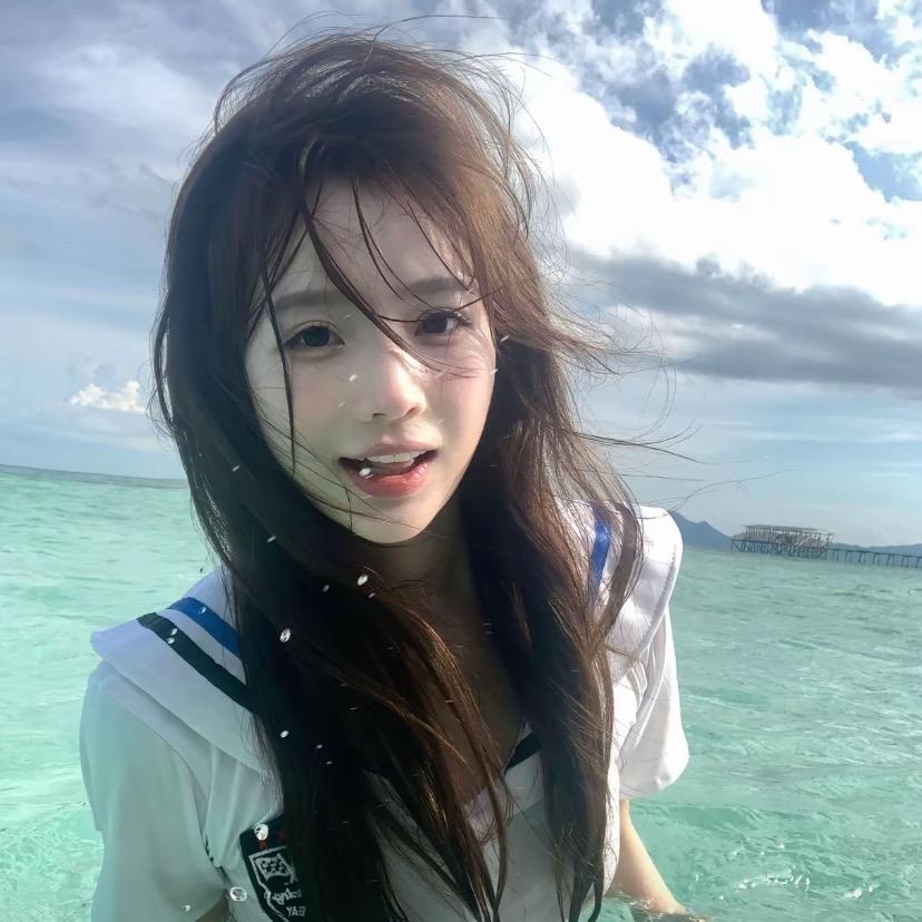 海边的月亮