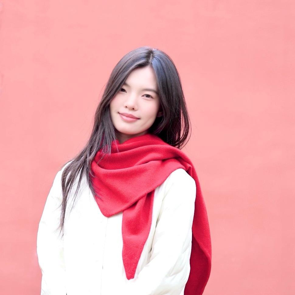 喜欢请客的漂亮姐姐