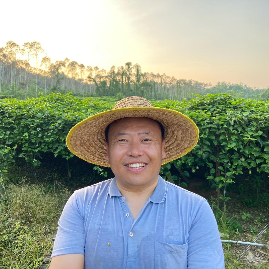 大胖吃水果