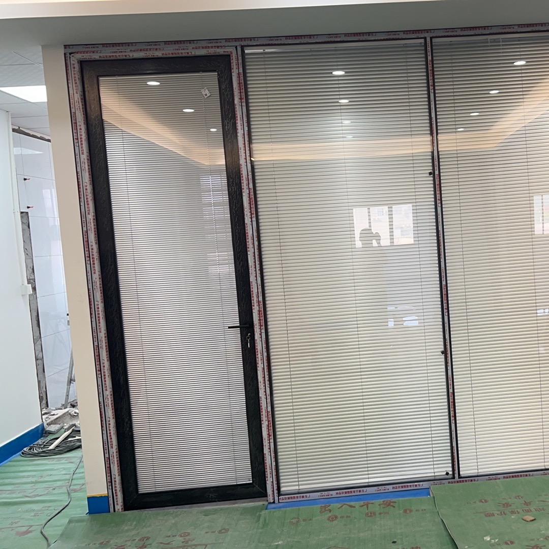 嘉信玻璃    高隔断。小吴