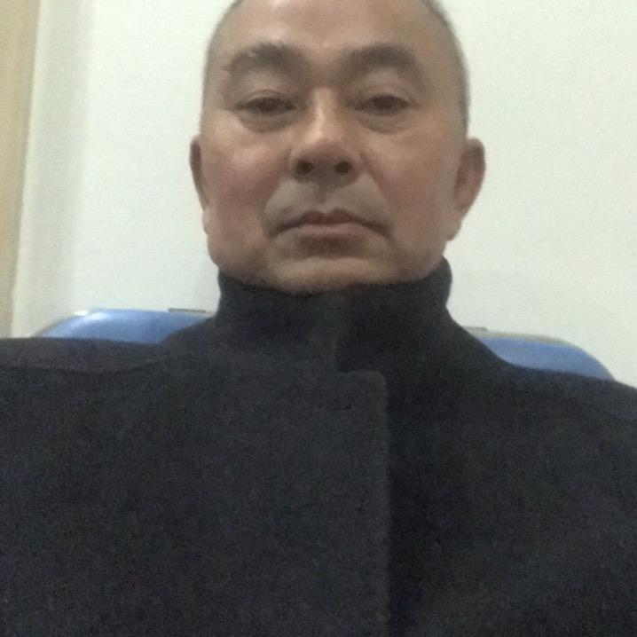 摆地摊的，四哥在渝C