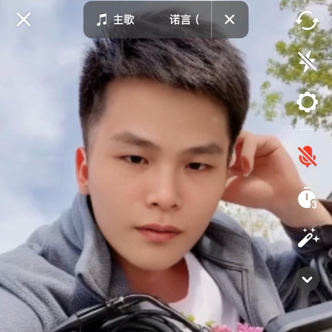驹迷六哥🎤    (户外直播)