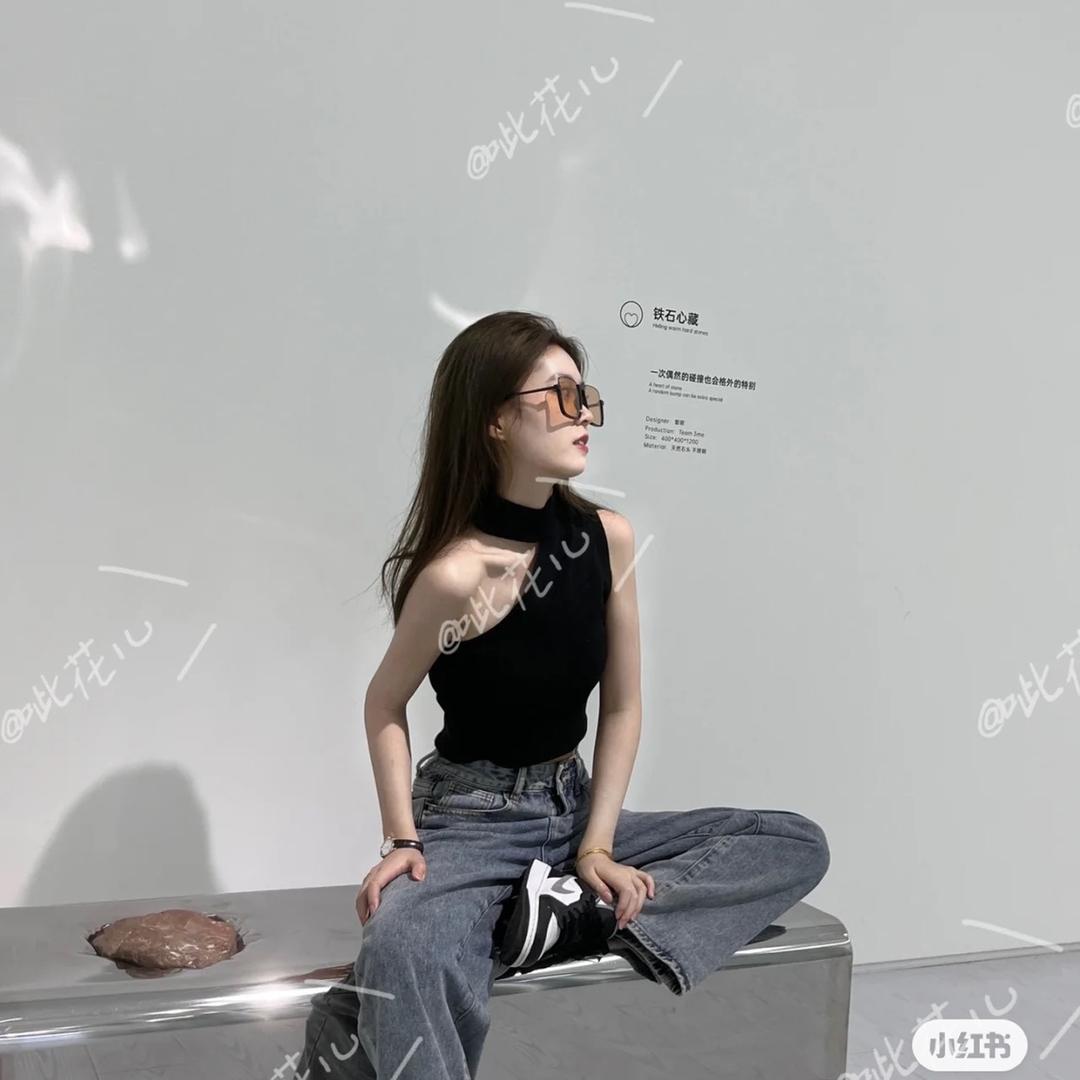 被幸福包围的. N