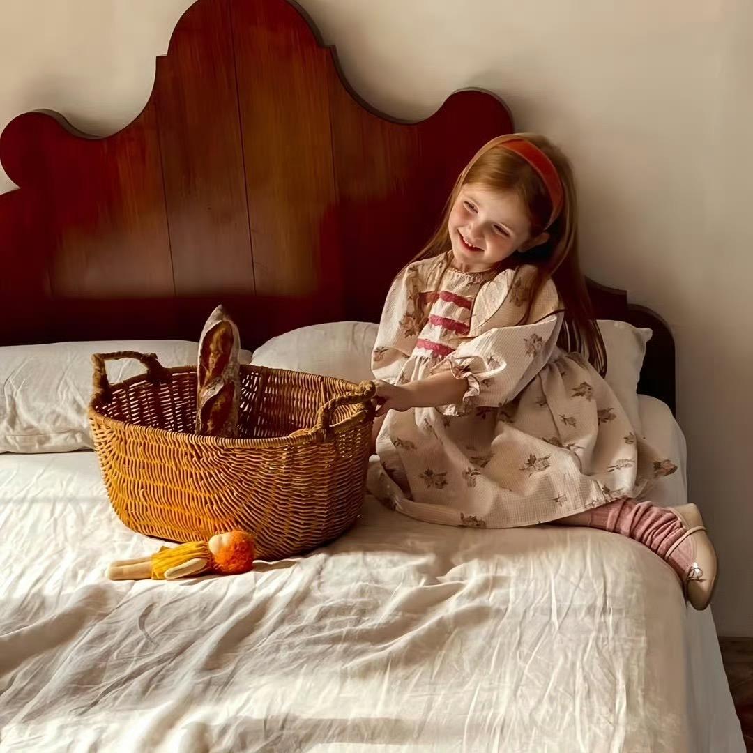 小卤爱吃酱肘子_