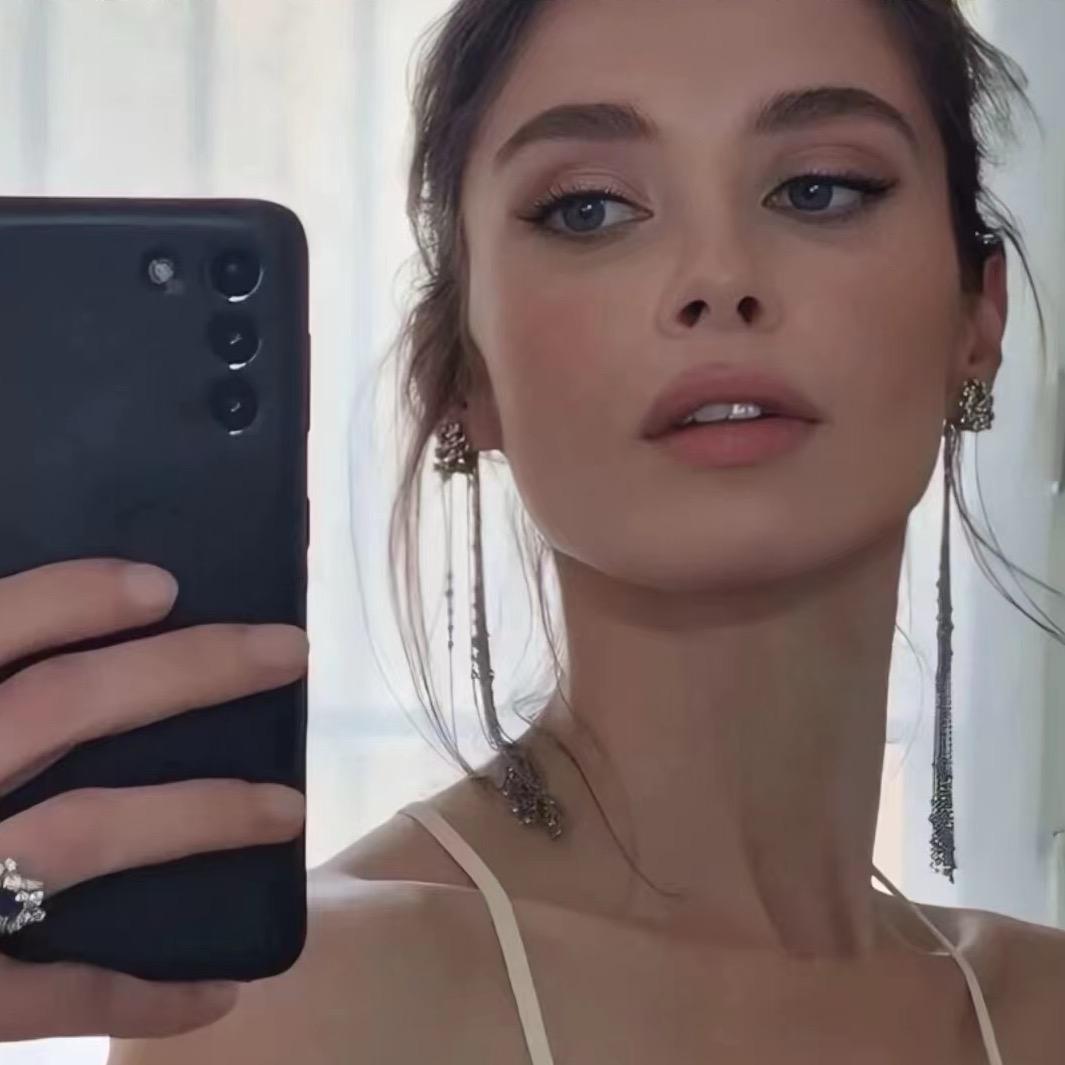 对方向你丢了一片毛肚.