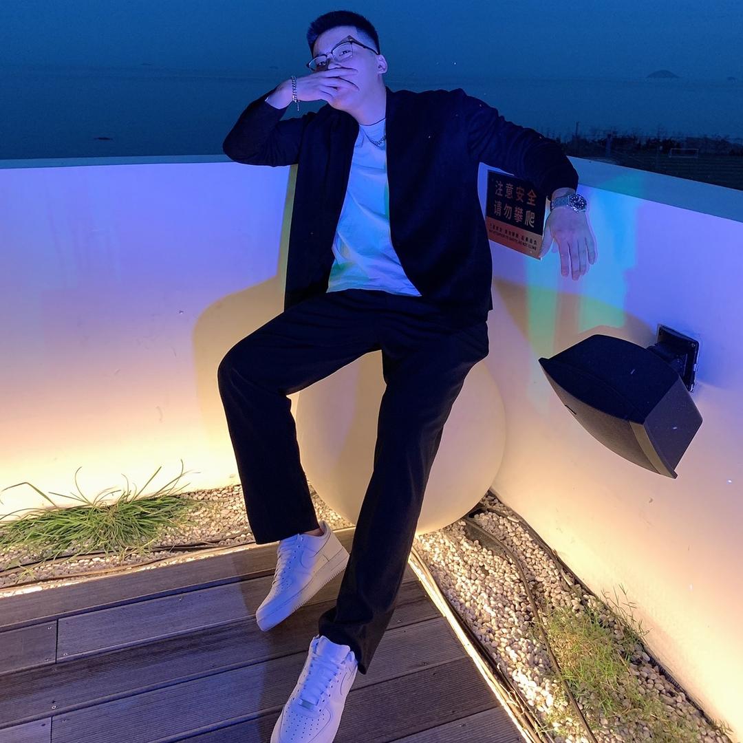 偷吃碳水_