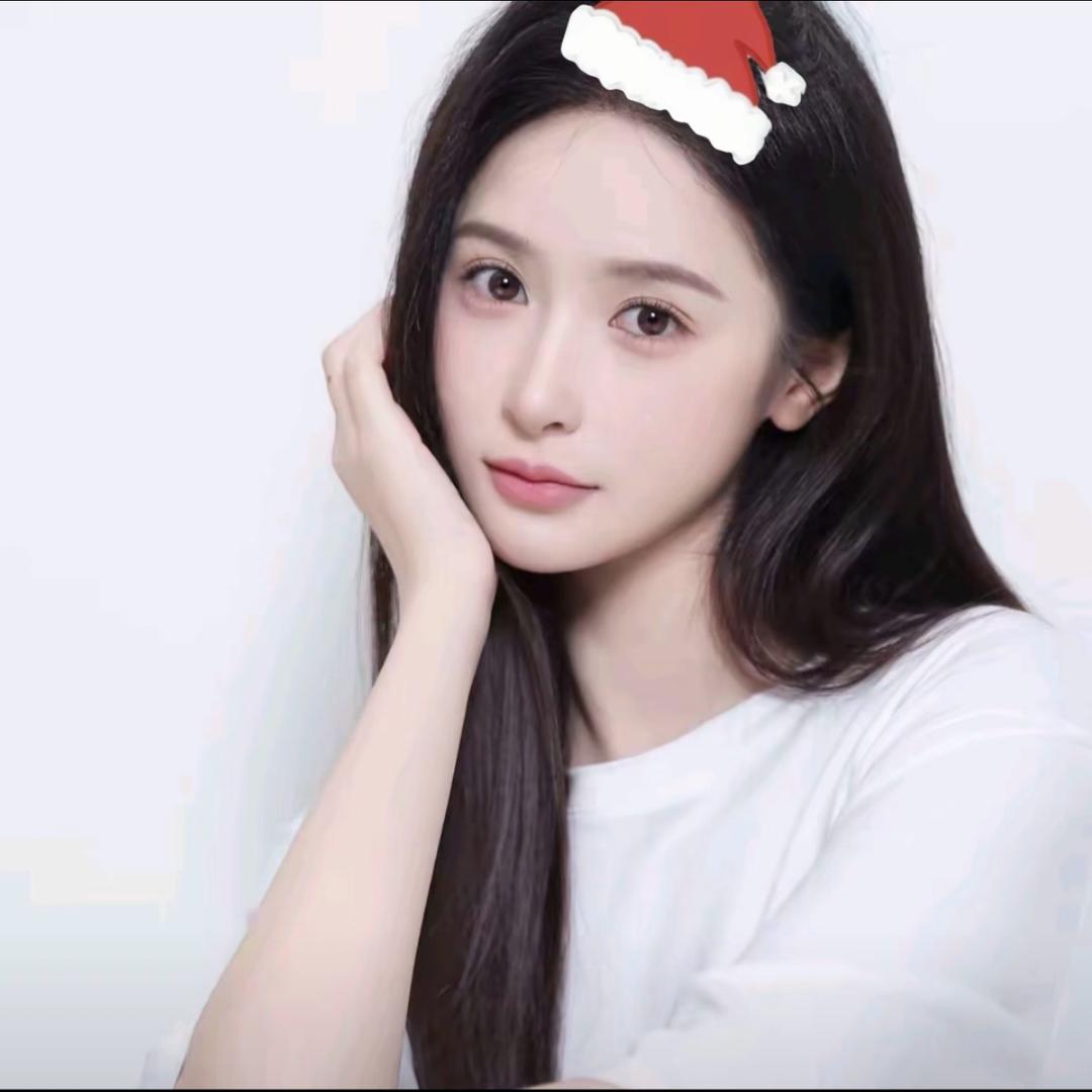 王思瑾（王蔼玲）