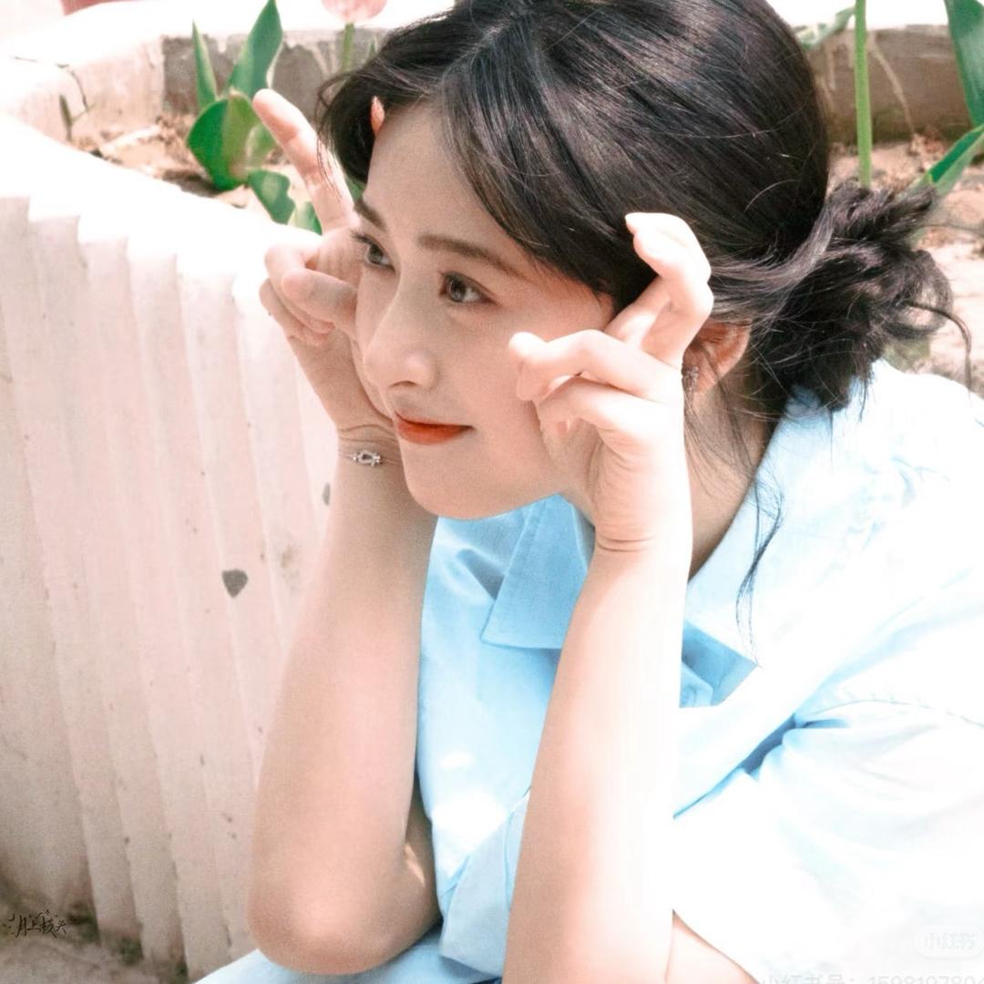 草莓味的喵喵啊🍓