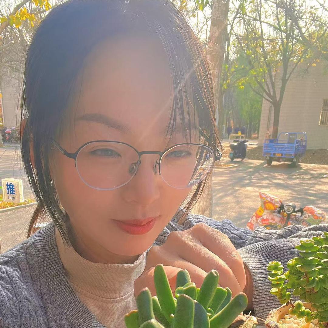 英子