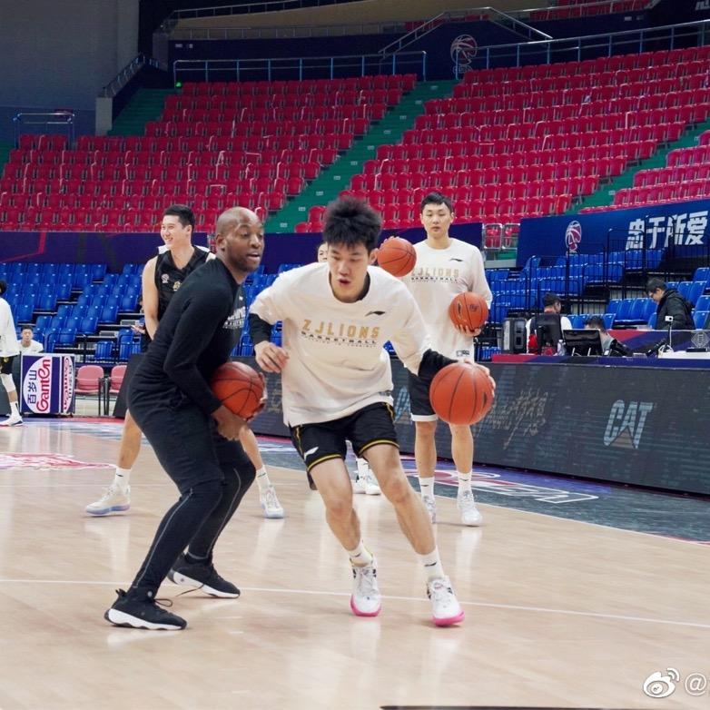 CBA帕克教练🇫🇷🏀