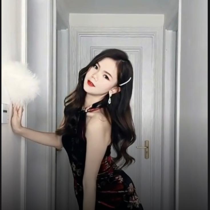 始于樱花钟于玫瑰（请不要连赞）