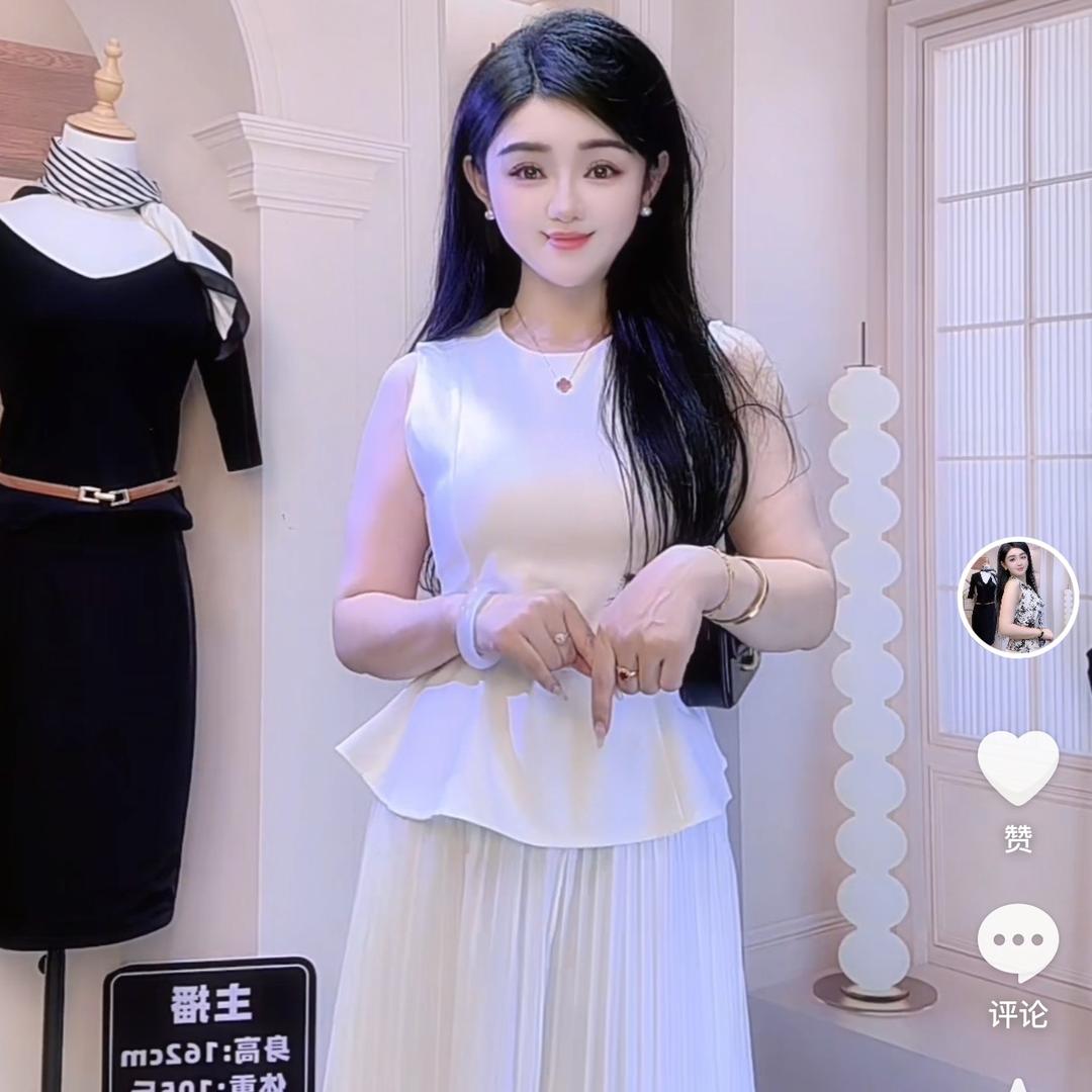 晓晓～爱笑女孩🍀@/-.：/🥰🍀