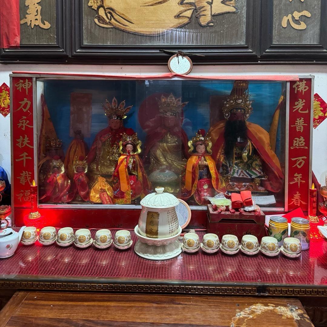 西天佛祖：乩童