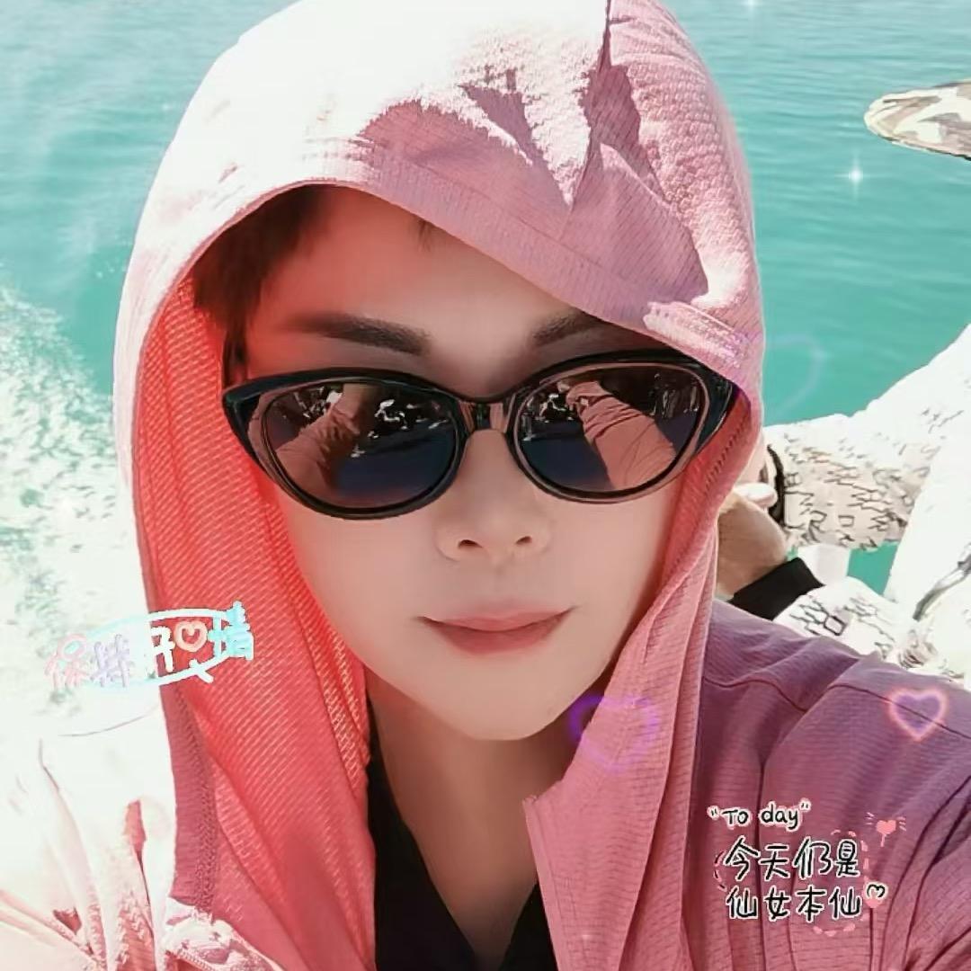 贝妮露一卖家具小姐姐