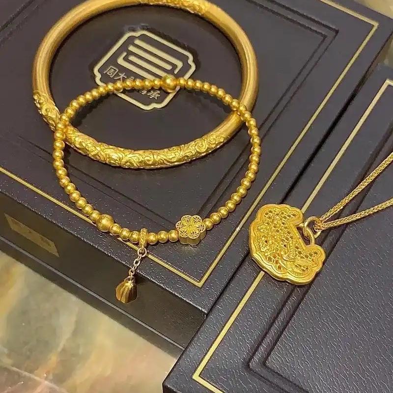 周金福高端金色饰品