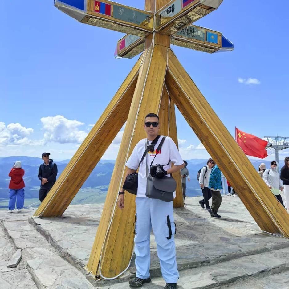 领队领航员丶阿萨