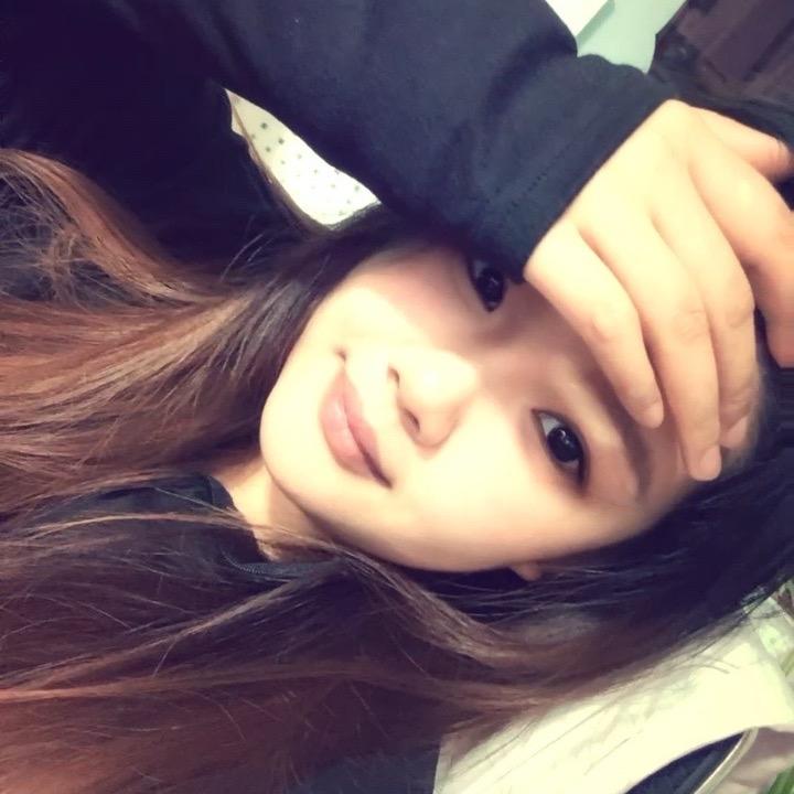 华子.