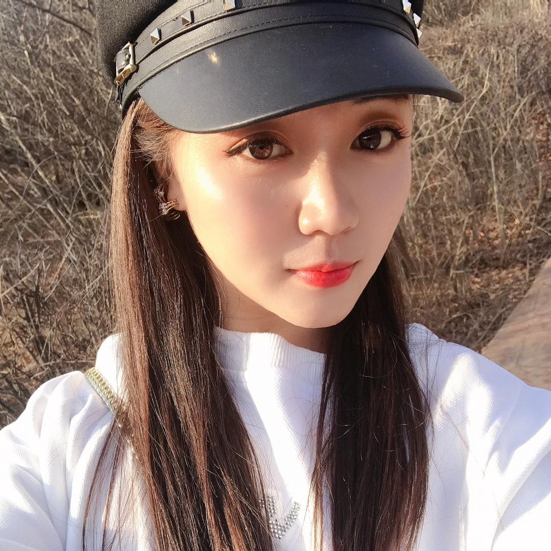英子